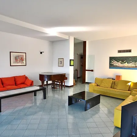 Isa * Torri Del Benaco